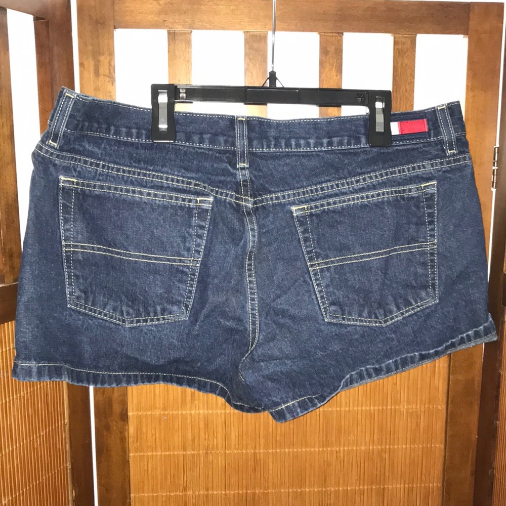 Tommy Shorts 15